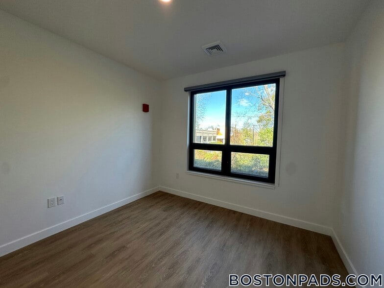 Building Photo - 199 Gardner St