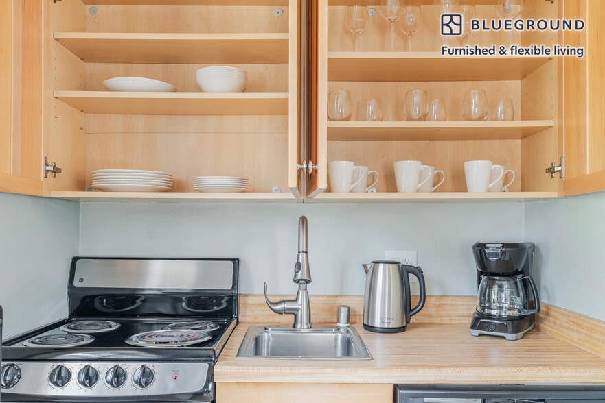 Building Photo - 329 Hawthorne Ave