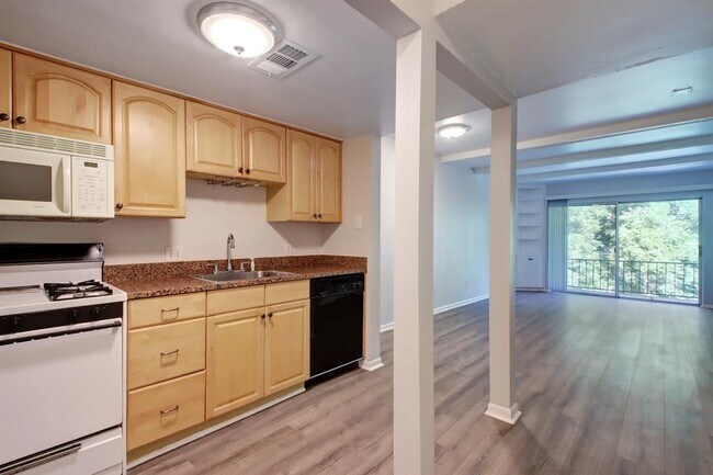 Building Photo - 1725 Toomey Rd