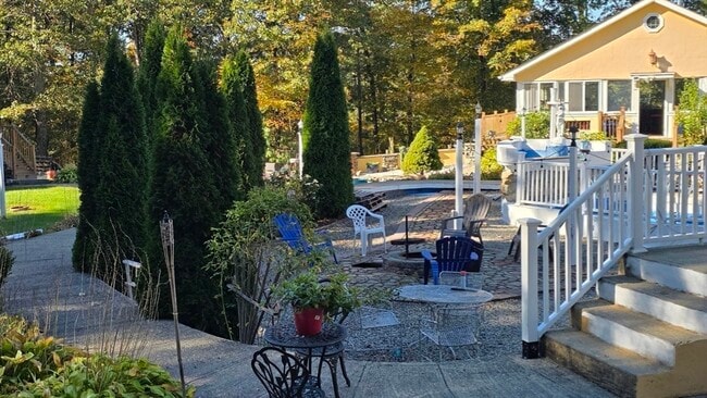 Building Photo - 85 Burlingame Rd