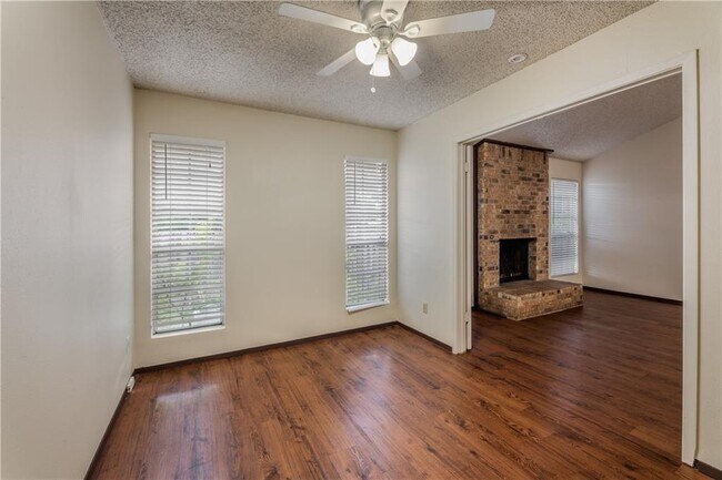 Building Photo - 8806 Piney Point Dr