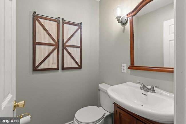 Building Photo - 137 Blackfoot Trail