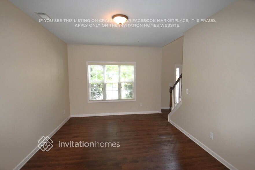 Building Photo - 2570 Freemont St