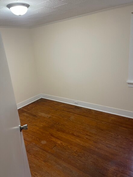 Larger bedroom 1 - 215 N Irvine St