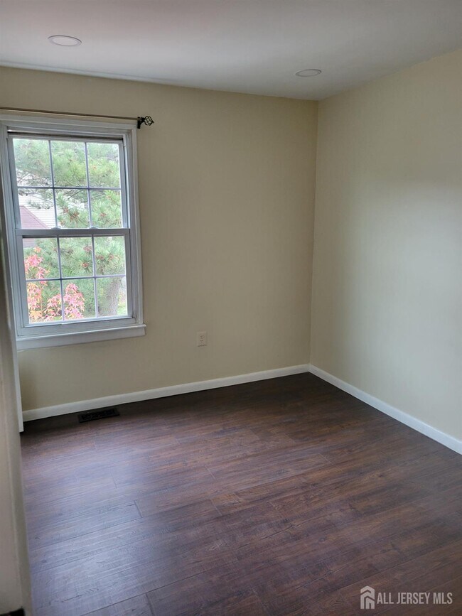 Building Photo - 15 Van Pelt Ct