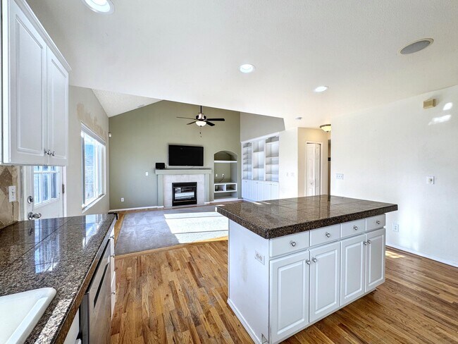 Building Photo - 236 Oxbow Dr