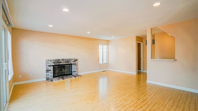Building Photo - 7202 Ruby Ct