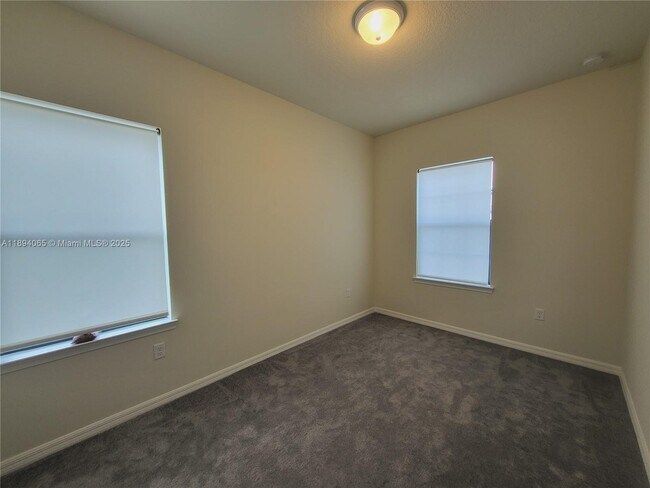 Building Photo - 2820 Troubadour St