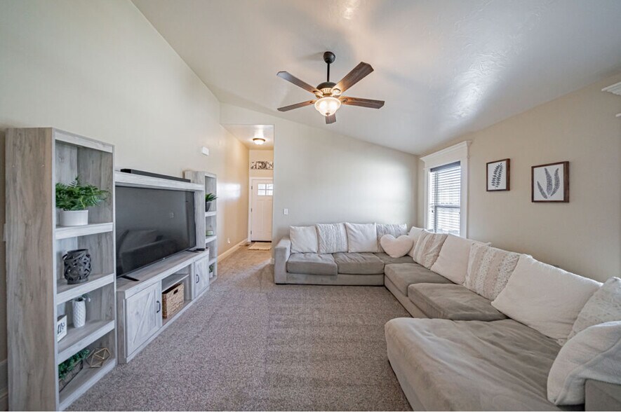 Building Photo - 3853 Tradition Ct