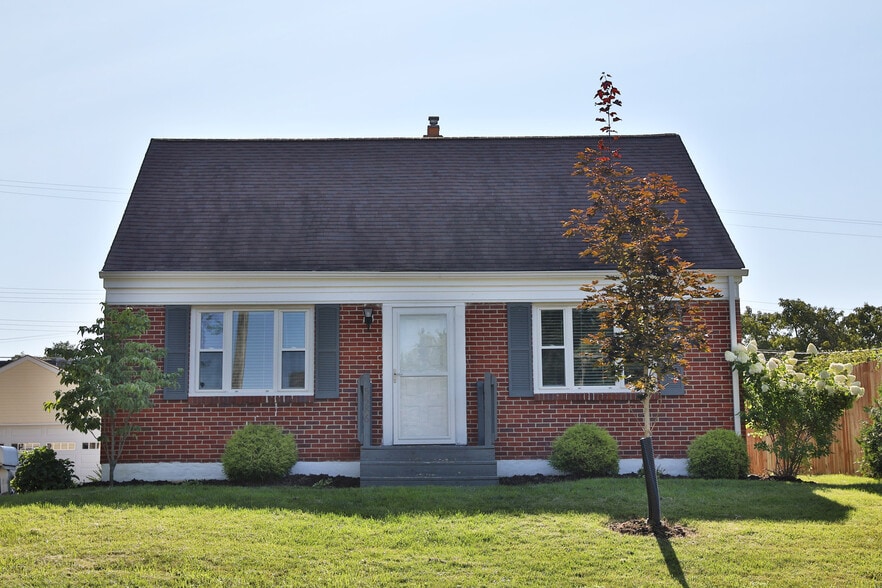 Building Photo - 5586 Emerson Ave