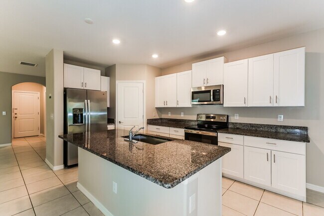 Building Photo - 7340 Spring Snowflake Ave