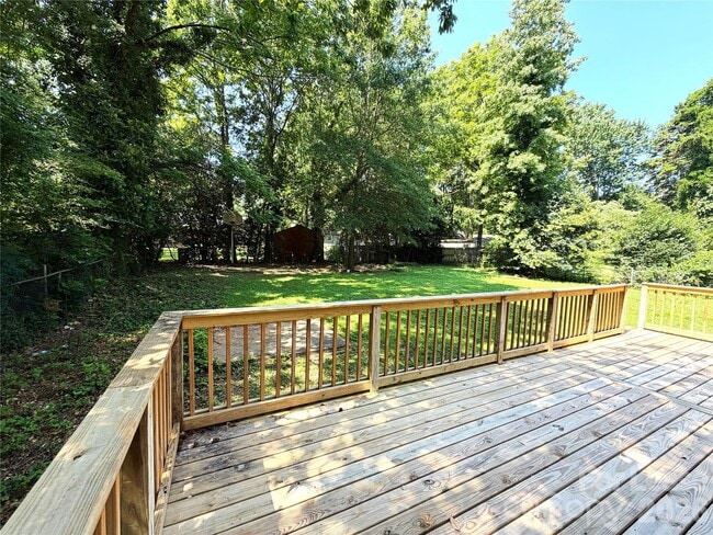 Building Photo - 5016 Vescova Ct
