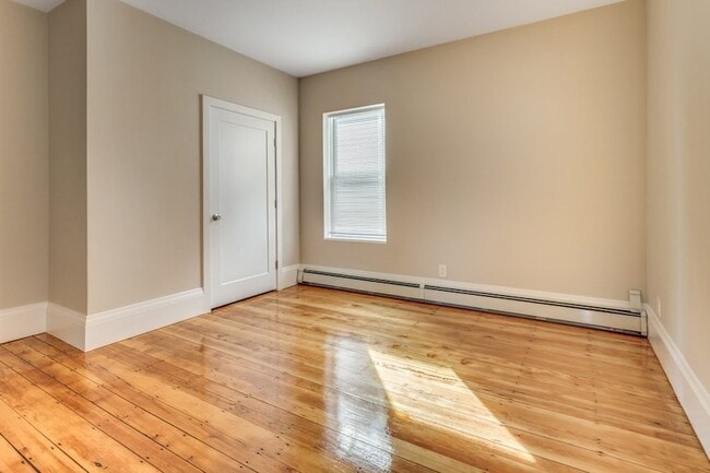 Building Photo - 8 Shetland St