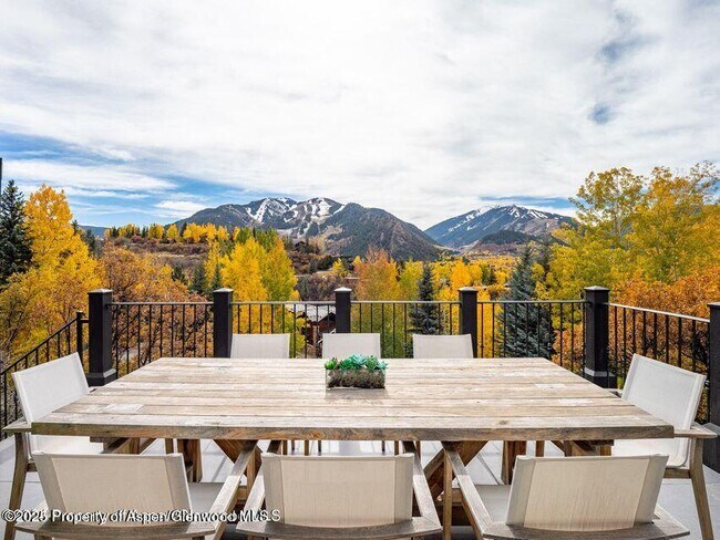 Building Photo - 349 Draw Dr