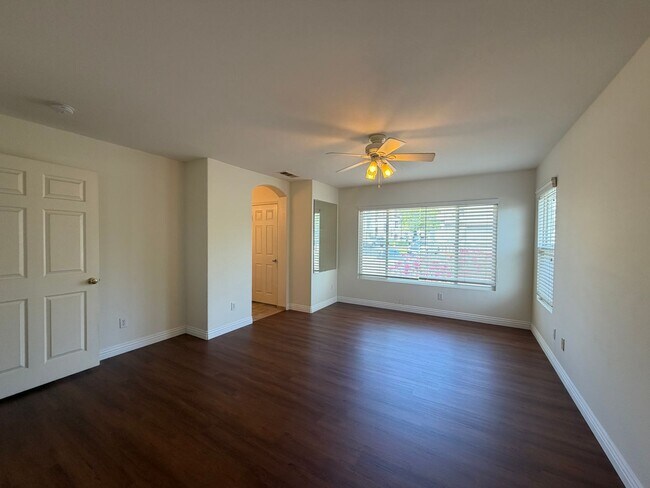 Building Photo - 1683 Falcon Peak St