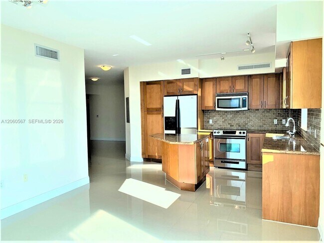 Building Photo - 1745 E Hallandale Beach Blvd