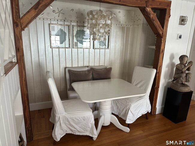 Building Photo - 9 Rowland Pl