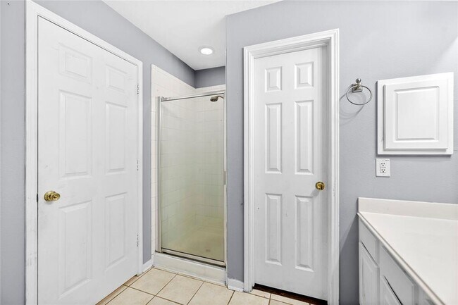Building Photo - 1814 Hall Ridge Trace Ln