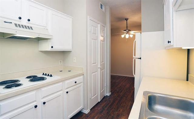 Building Photo - 9254 Forest Ln