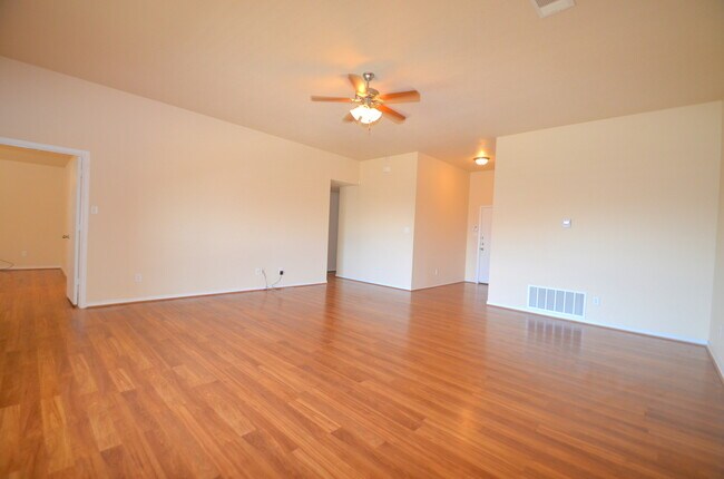 Building Photo - 2408 Ryan Dr