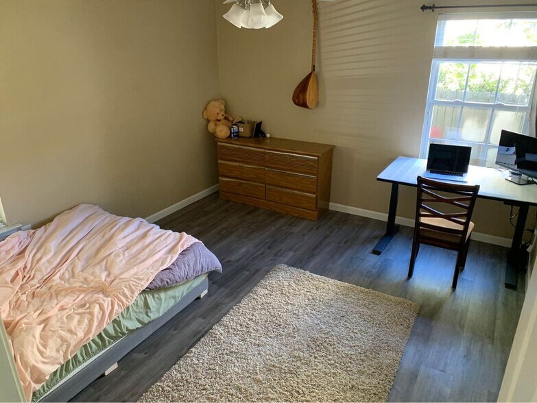 Building Photo - 591 Hamilton Chase Dr