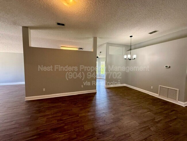 Building Photo - 3139 Mountain Ash Rd E