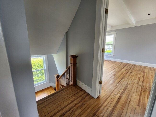 Building Photo - A Terrific Home For Your Family in Paramus
