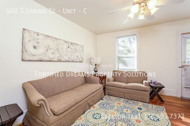Building Photo - 400 S.Spring St - Unit-C