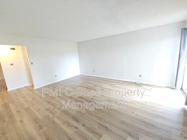 Building Photo - 4730 Huron Dr