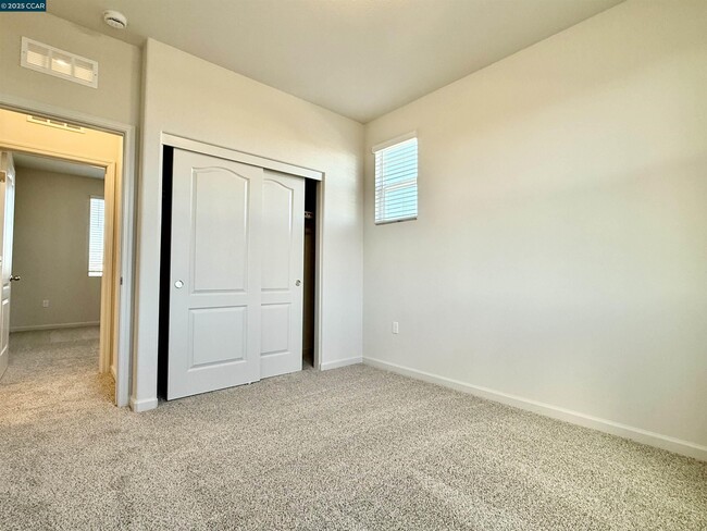 Building Photo - 626 Shefford Dr
