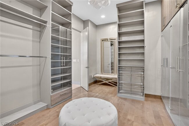 Building Photo - 98 Sun Glow Ln