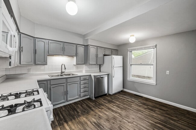 Building Photo - Gorgeous 4BR/2BA Home with Finished Lower ...