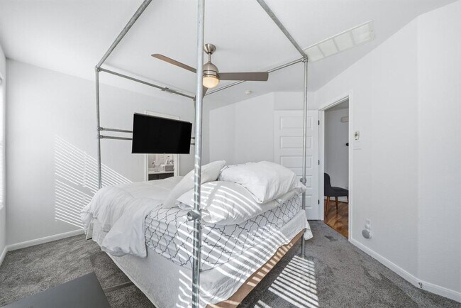 Building Photo - 1817 Carlson Dr