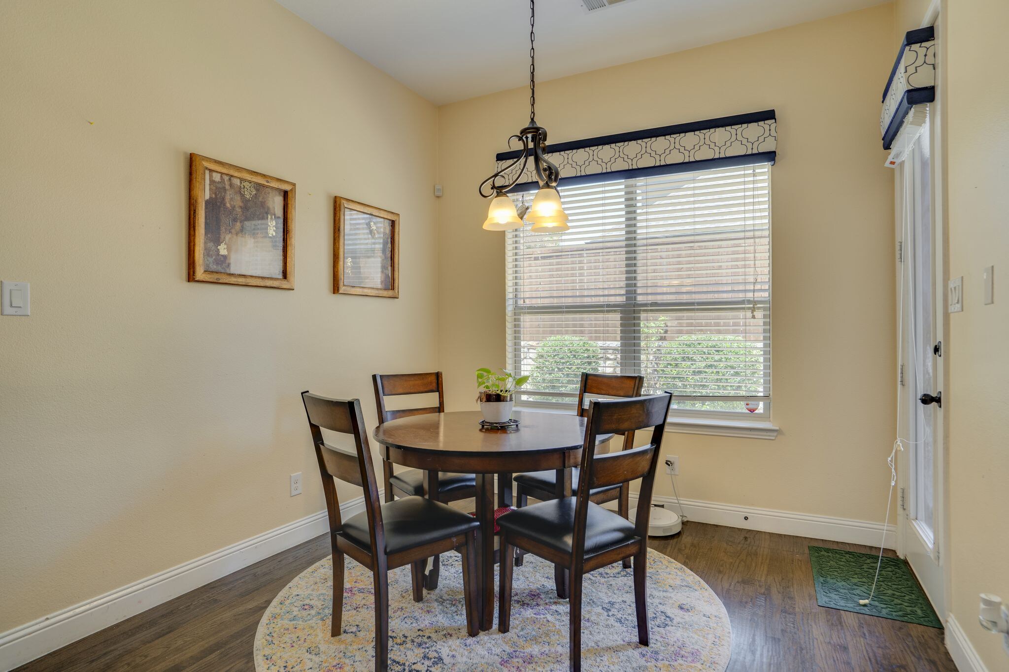 Building Photo - 1604 Woodrose Ct