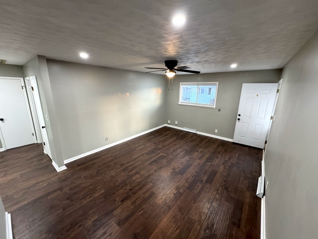 Building Photo - 908 S Crutcher Ave