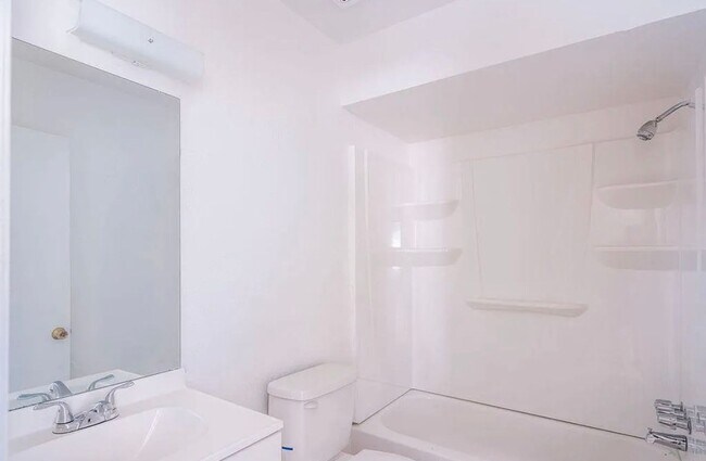 Building Photo - 1317 Bernard St