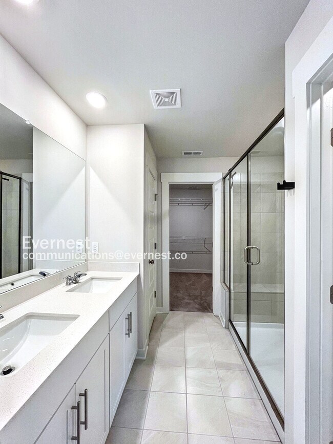 Building Photo - 506 Lyness Dr