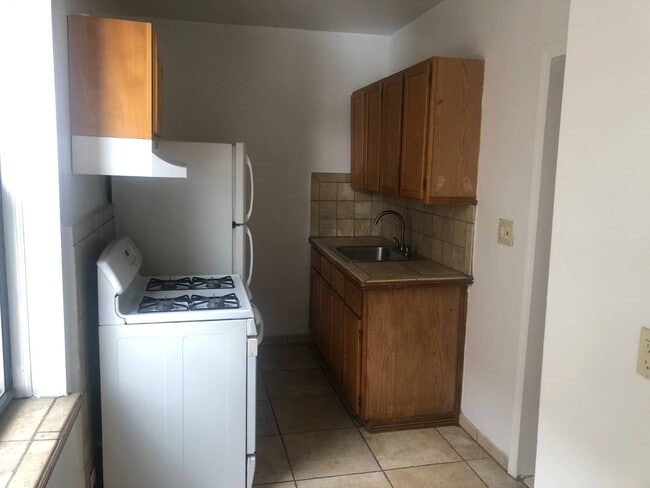 Building Photo - 124 Parrott Pl