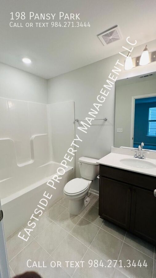 Building Photo - 198 Pansy Pk