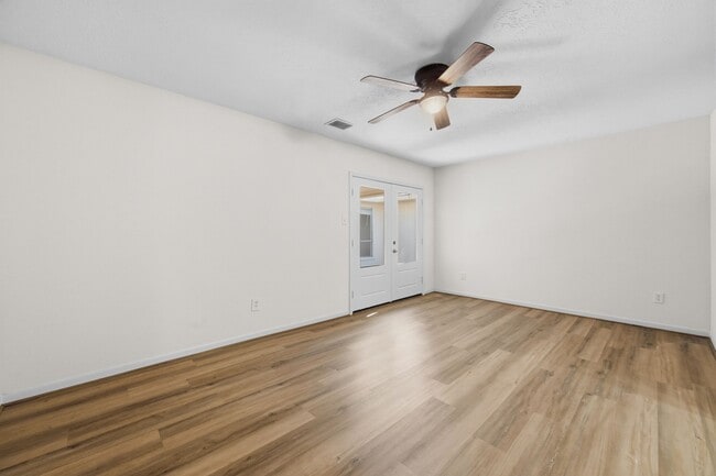 Building Photo - 25407 Lancewood Dr