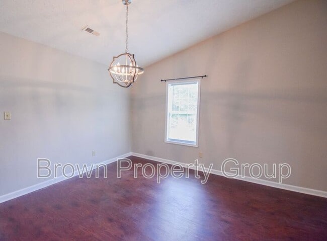 Building Photo - 5935 Bloomsbury Dr