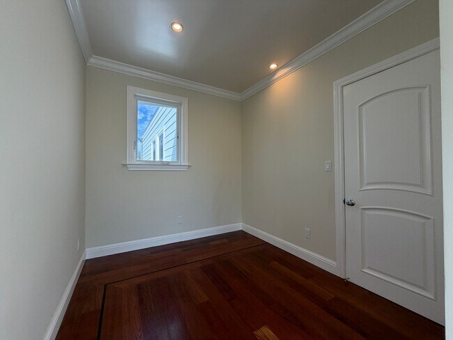 Building Photo - 261C Dolores St