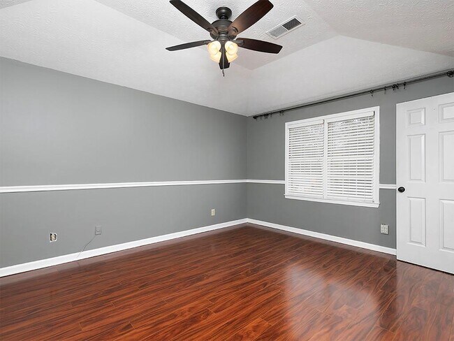 Building Photo - 8950 Carroll Manor Dr