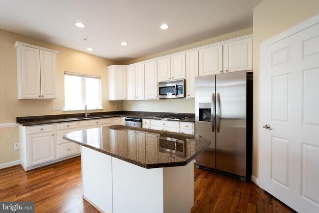 Building Photo - 4815 Portsmouth Rd