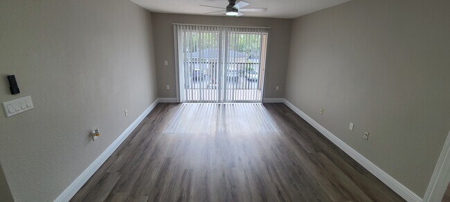 Building Photo - 940 Village Trail