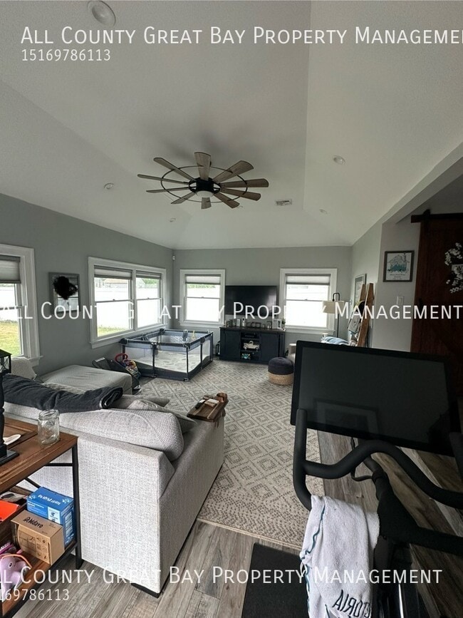 Primary Photo - 275 Ocean Ave