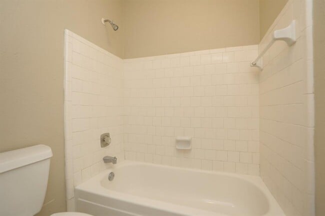 Building Photo - 15822 Whipple Tree Dr