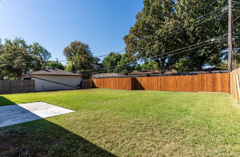 Building Photo - 9225 Plano Rd