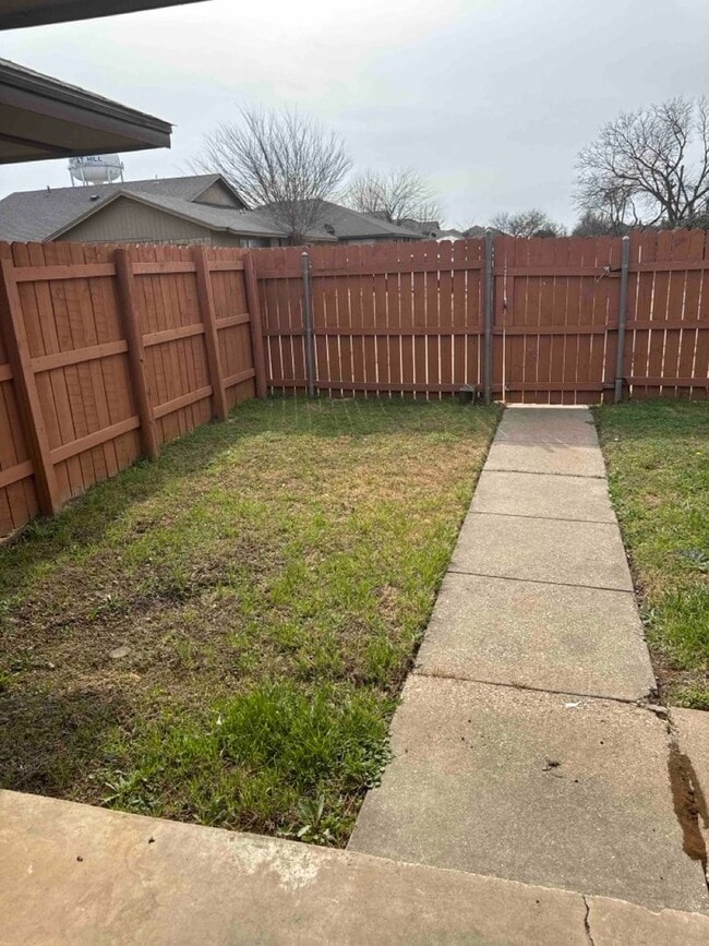 Building Photo - Duplex