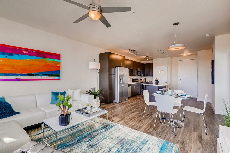 Building Photo - High Line Pointe